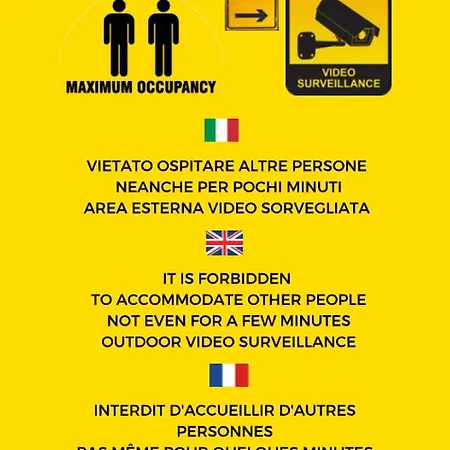 Presso La Maison De Gioel Usufruirai Di Un Indipendente Dotato Di Uso Cucina E Lavatrice Arredato In Maniera Funzionale Situato In Ottima Posizione Vicino A Supermercati Caffetterie Pasticcerie Bar Pizzerie E Tanti Altri Servizi