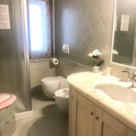 Exclusive Use- Uso Esclusivo - La Maison De Gioel - Entire House - Intera Casa - With Kitchenette - Con Cucinino - With Washing Machine - Con Lavatrice - Free Public Parking In Front Of The House - Parcheggio Pubblico Gratuito Difronte Casa